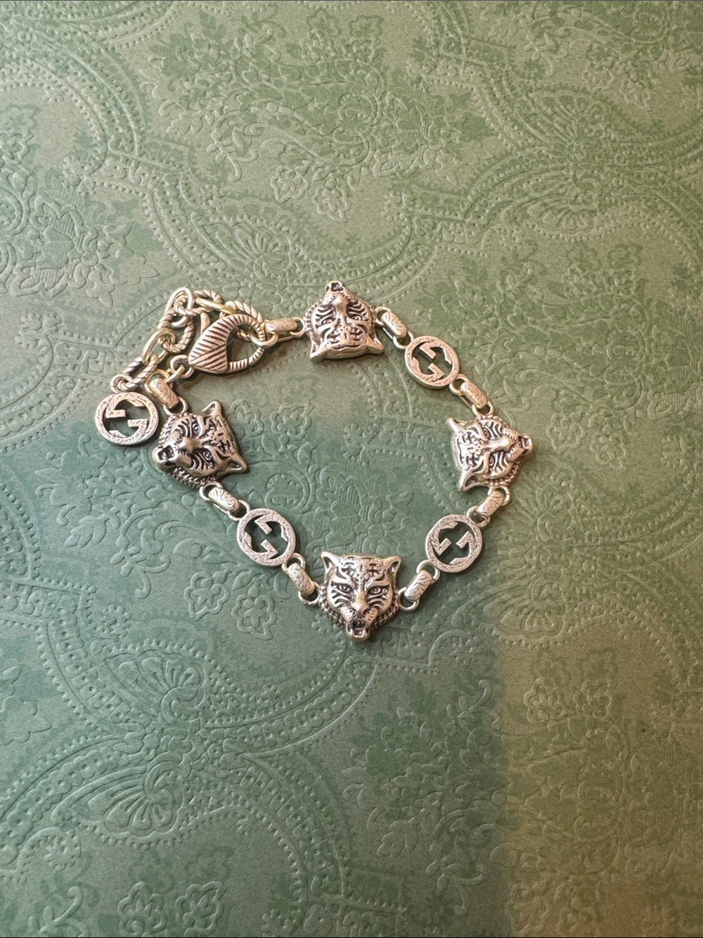 Gucci Silver Wolf Head and Logo Link Bracelet - Picture 3 of 8